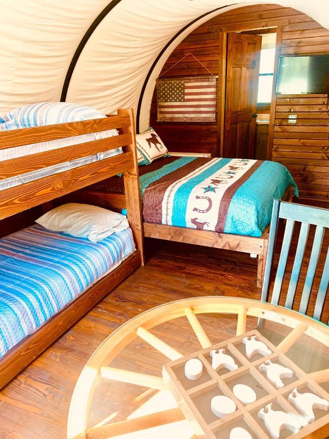 Ultimate Covered Wagon Pioneers Paradise Brownsville Exterior photo
